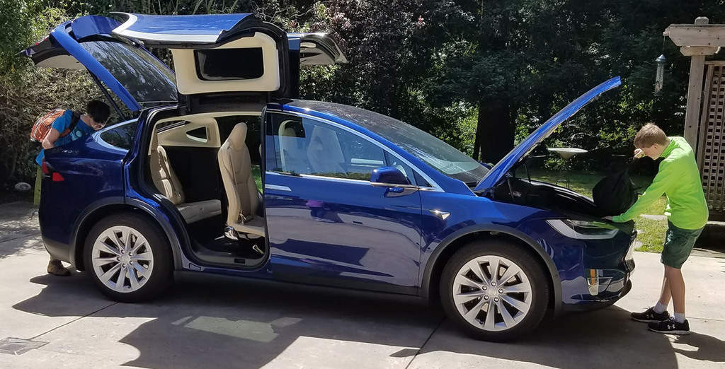 Family loading up their Tesla Model X